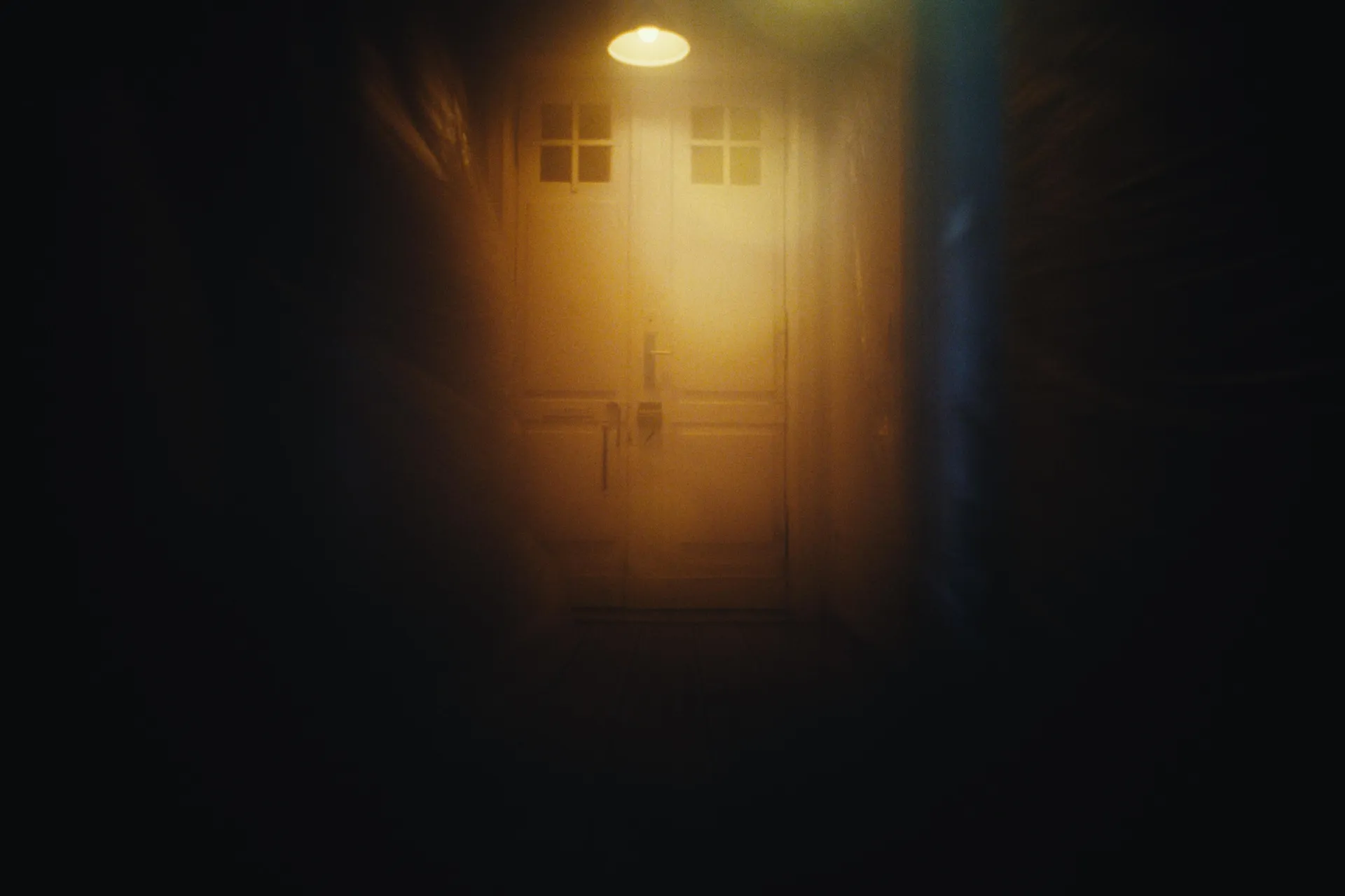 玩物社区 - 封面故事：镜头下的真实世界